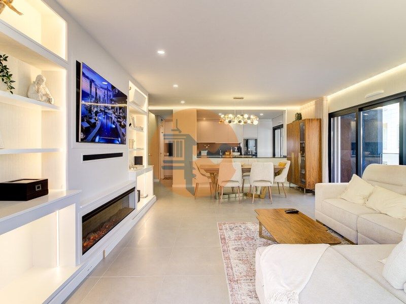 Property photo 2 of 59