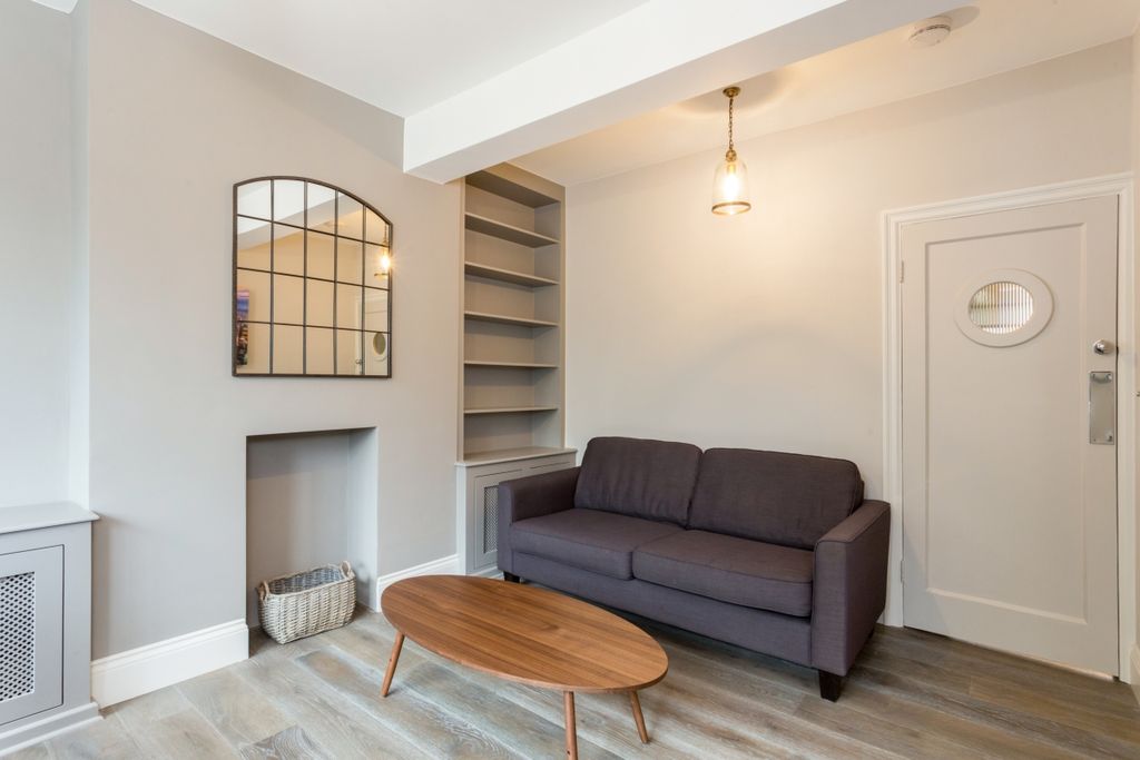 Property photo 1 of 10 F4 Windsor Court ...