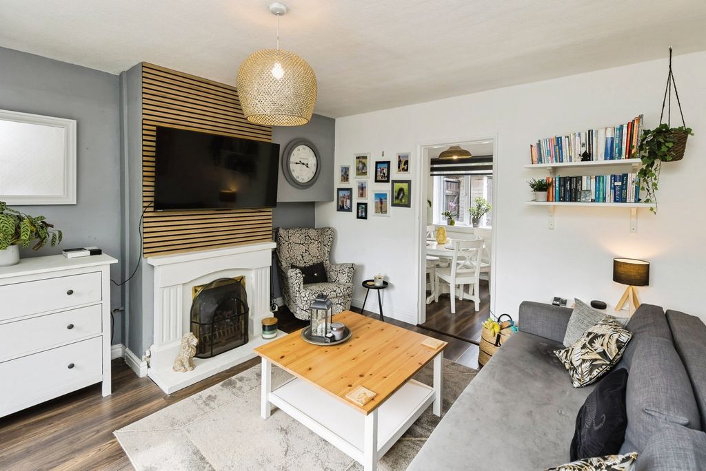 Property photo 3 of 17 Pbox-Img.Jpg