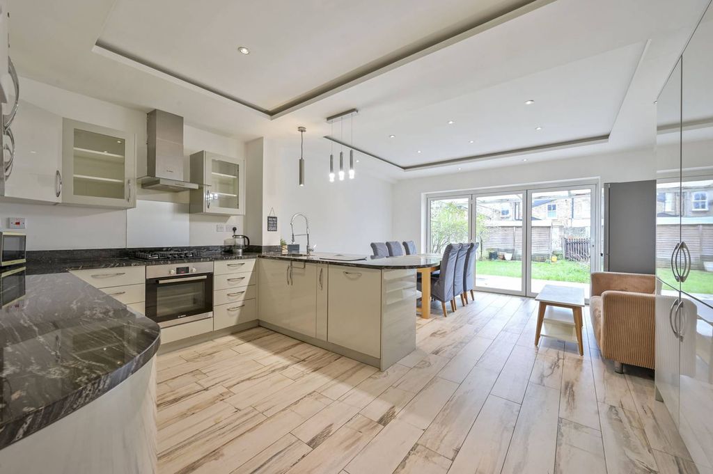 Property photo 1 of 19