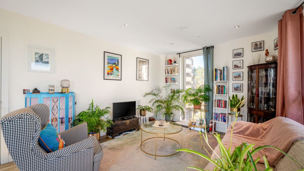 Property photo 3 of 21