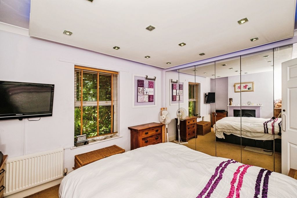 Property photo 3 of 5 Photo