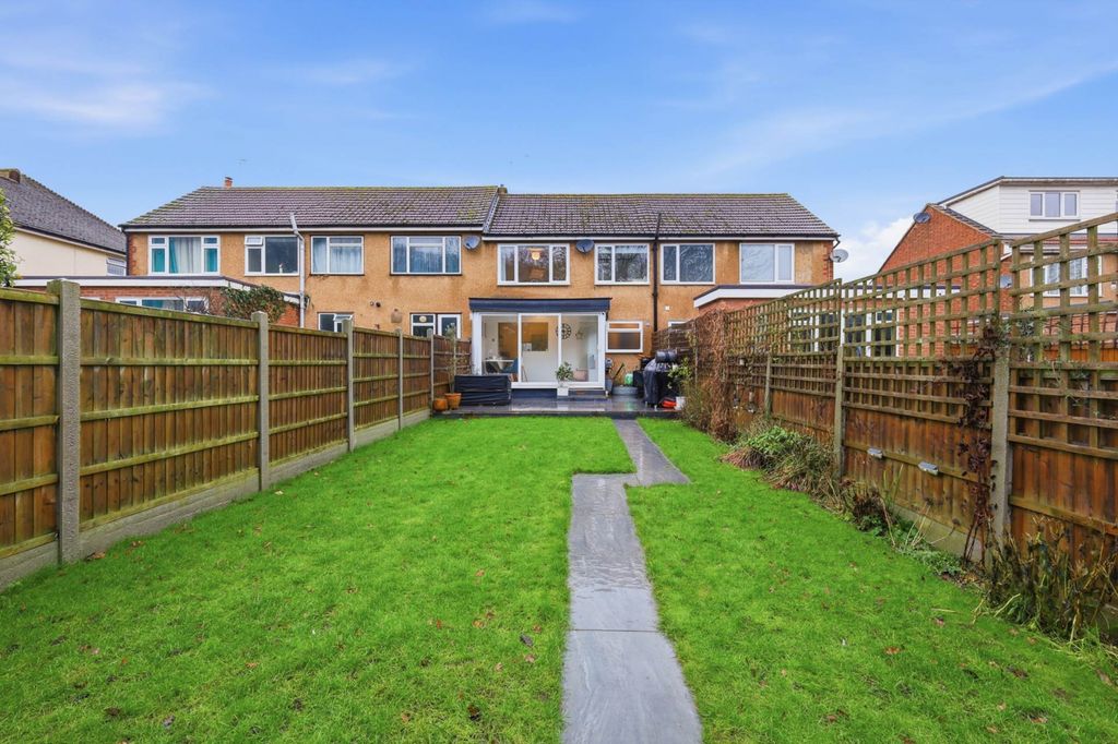 Property photo 2 of 25