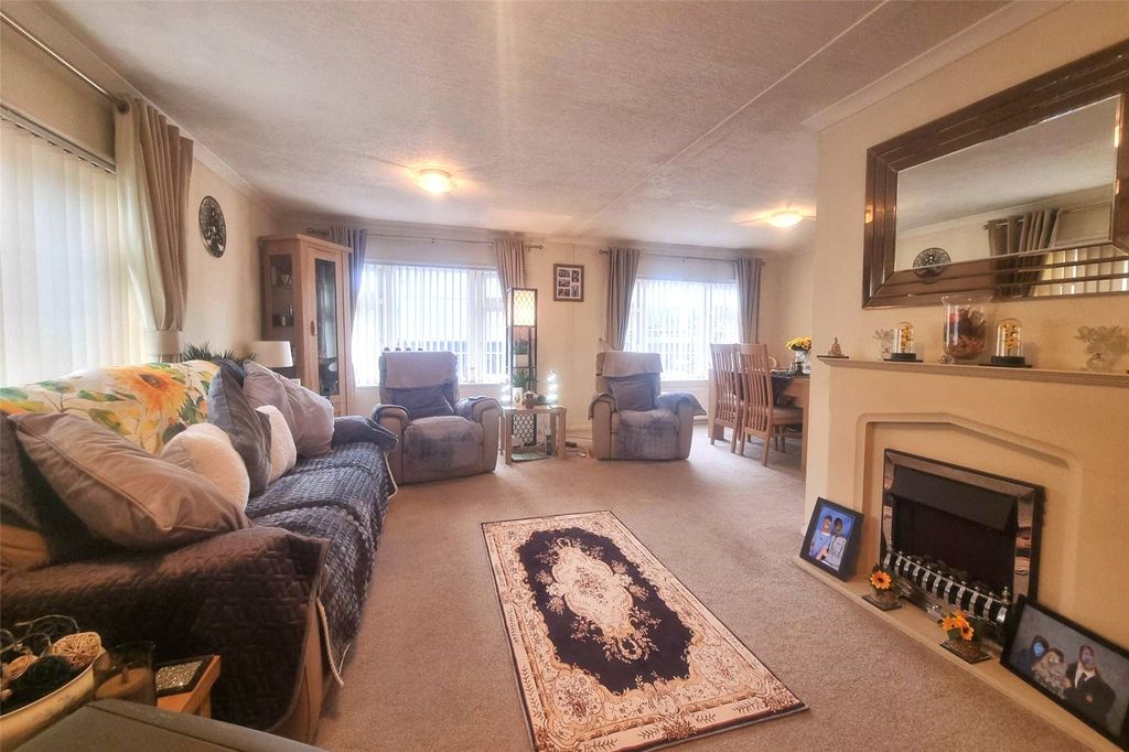 Property photo 3 of 17 Picture No. 38