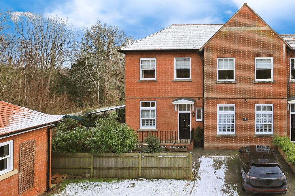 Property photo 1 of 20