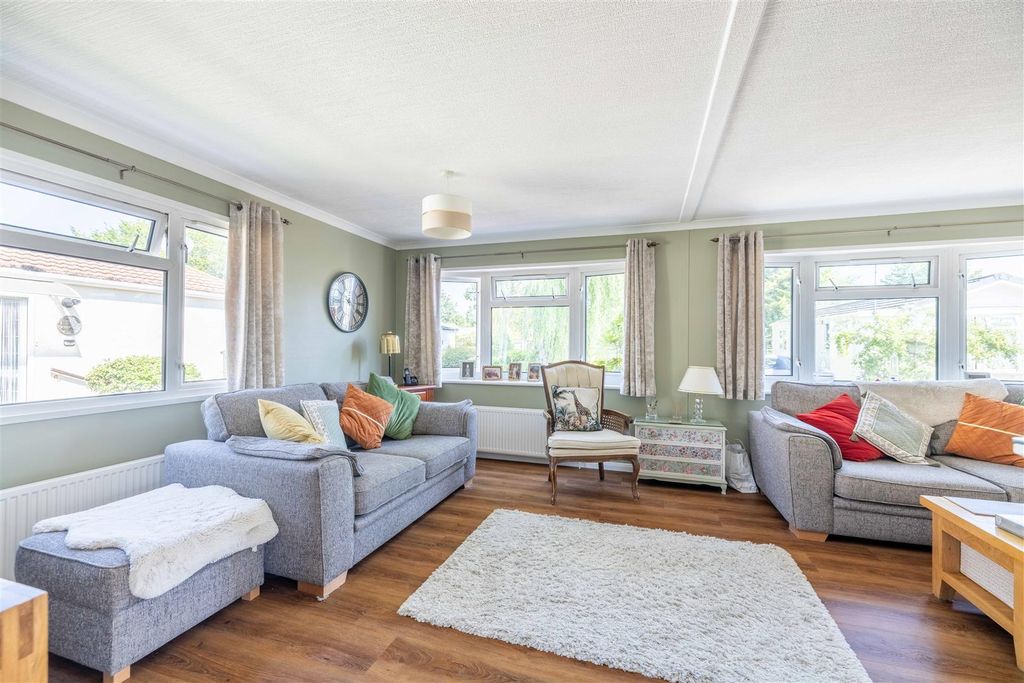 Property photo 3 of 17 02Rmrw (7 Of 20).Jpg