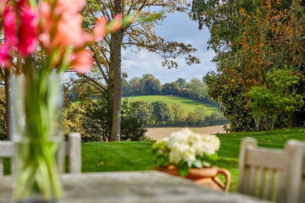 Property photo 3 of 31