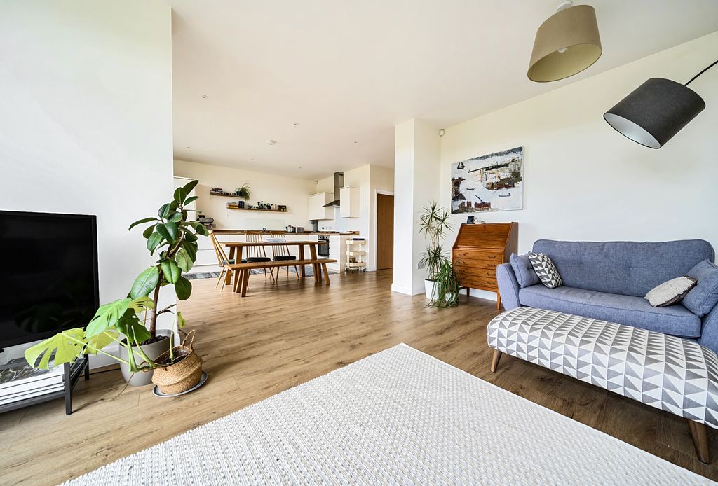 Property photo 2 of 22 1348861-18-68B97E...