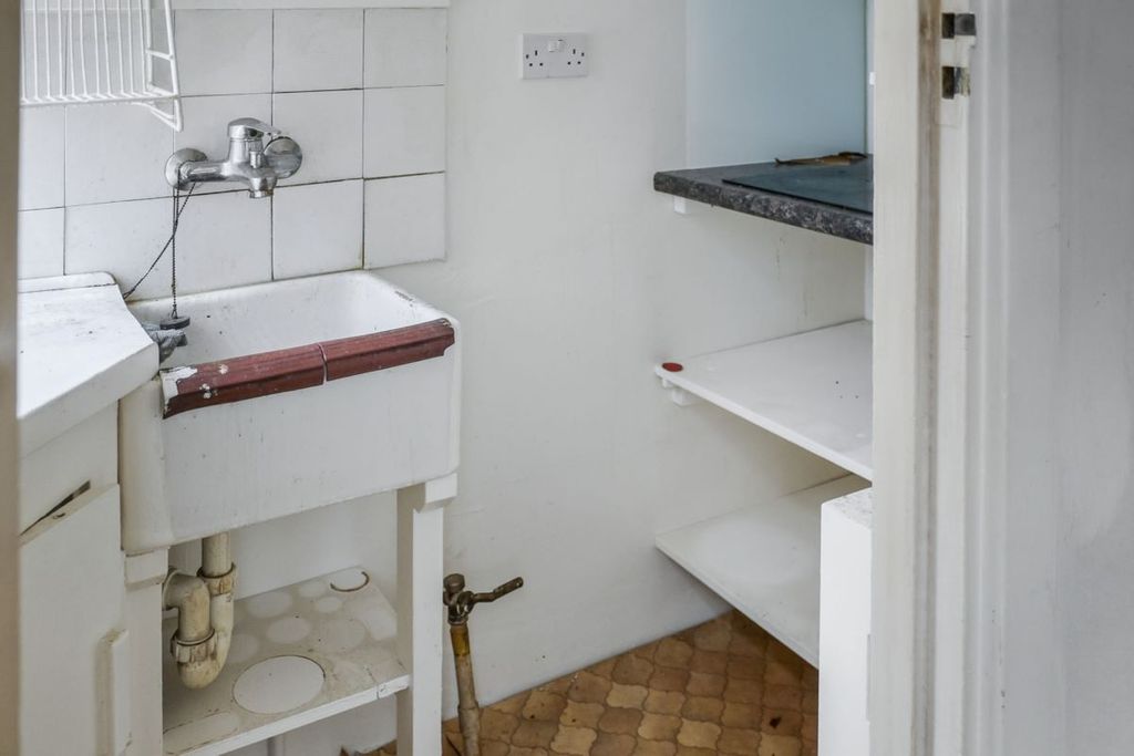 Property photo 2 of 30