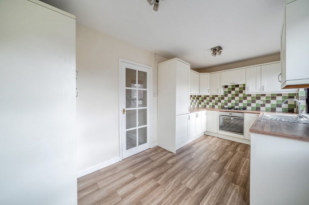 Property photo 2 of 11 Picture No. 16