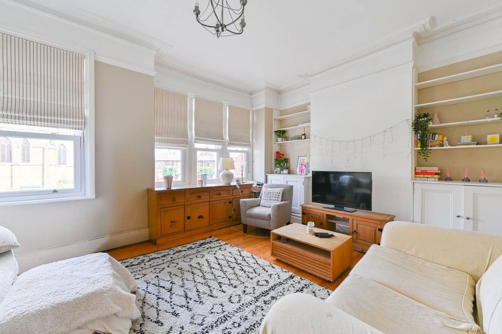 Property photo 1 of 11