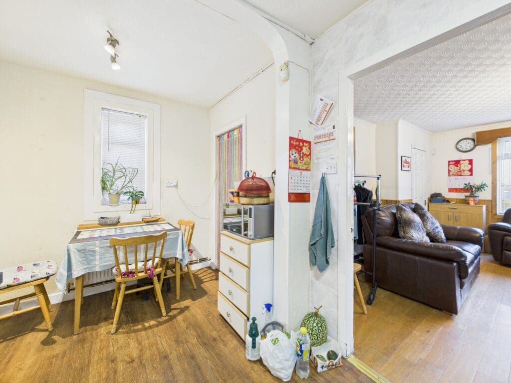 Property photo 3 of 12