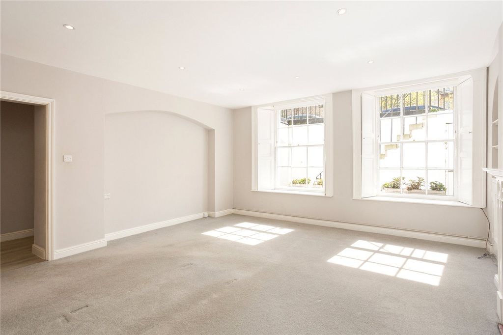 Property photo 3 of 9 Picture No. 14