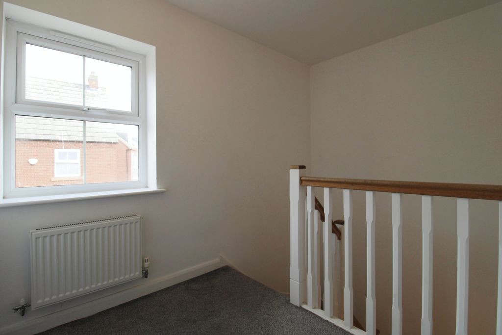 Property photo 3 of 10 Hallway