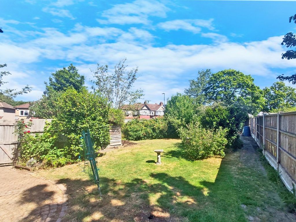 Property photo 2 of 18 4519404