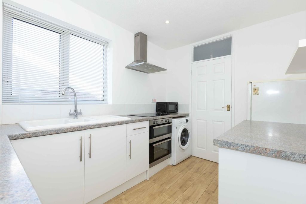 Property photo 2 of 14 Brook Way-01.Jpg