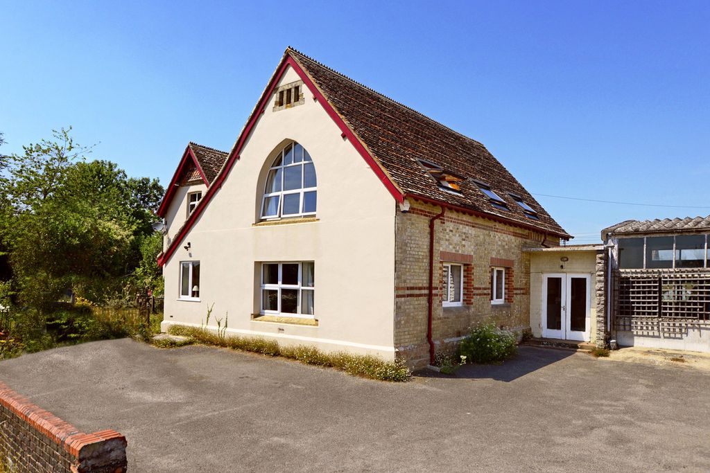 Property photo 1 of 7