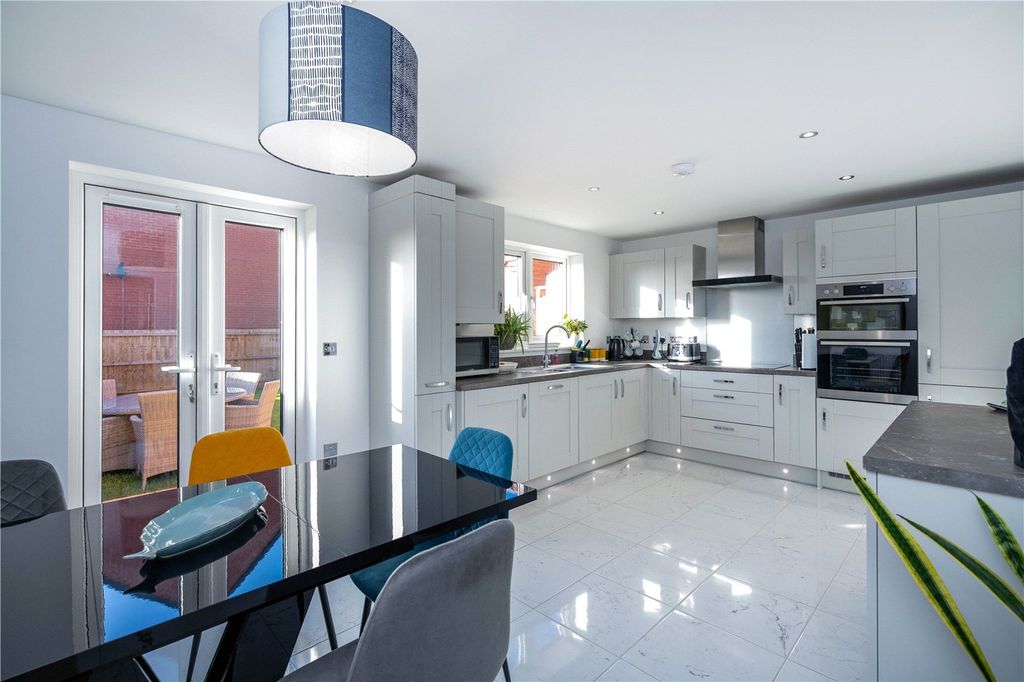 Property photo 2 of 19 Picture No. 07