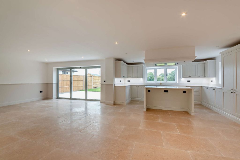 Property photo 3 of 17 Picture No. 05