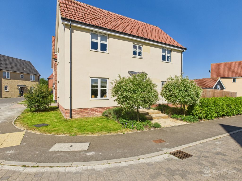 Property photo 1 of 25 Front Of House- Mark Stephens Ewemove Newmarket An