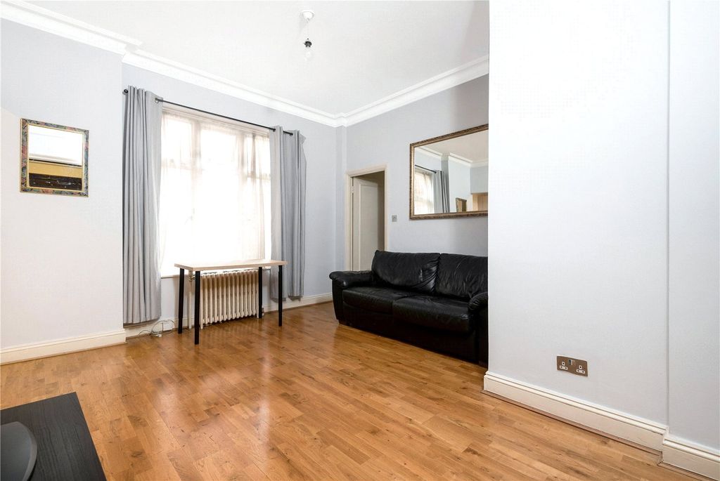 Property photo 3 of 10 Picture No. 24