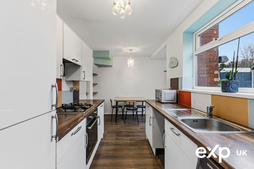 Property photo 3 of 21