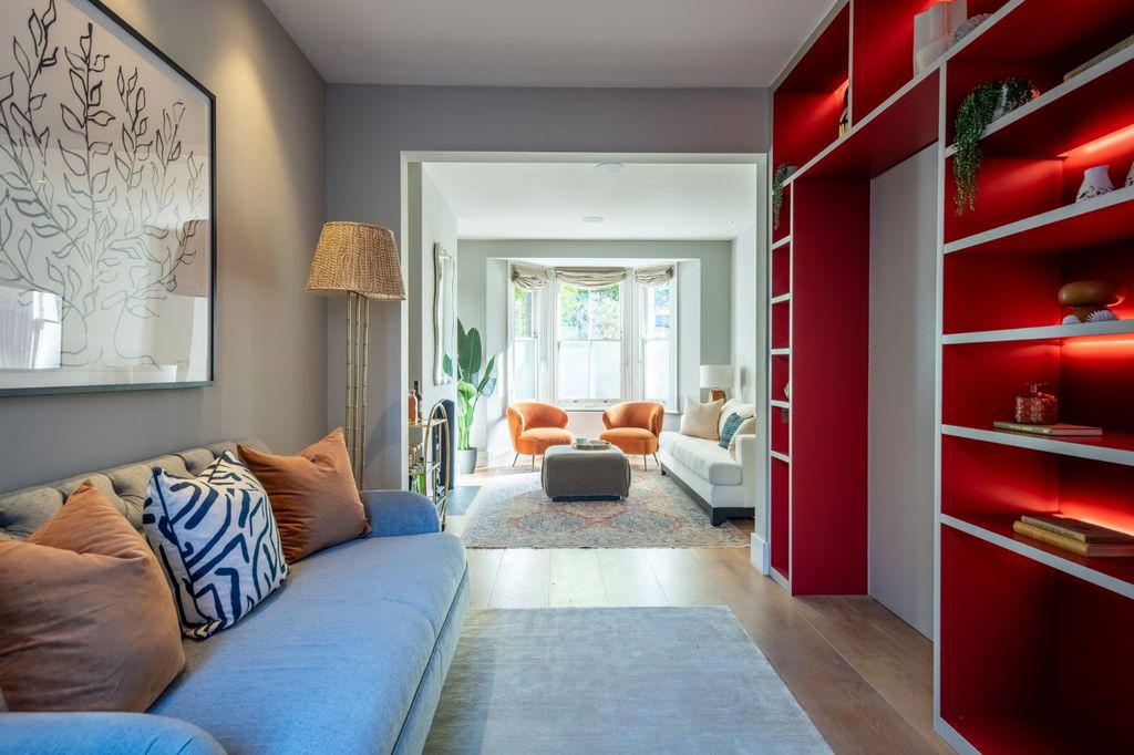 Property photo 1 of 14 Sitting Room