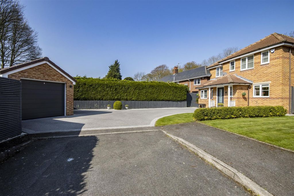 Property photo 1 of 25 Front