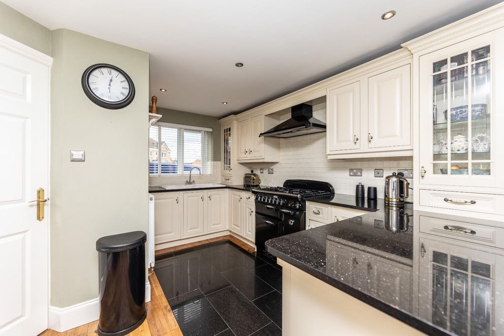 Property photo 3 of 31 5C5A9359.Jpg