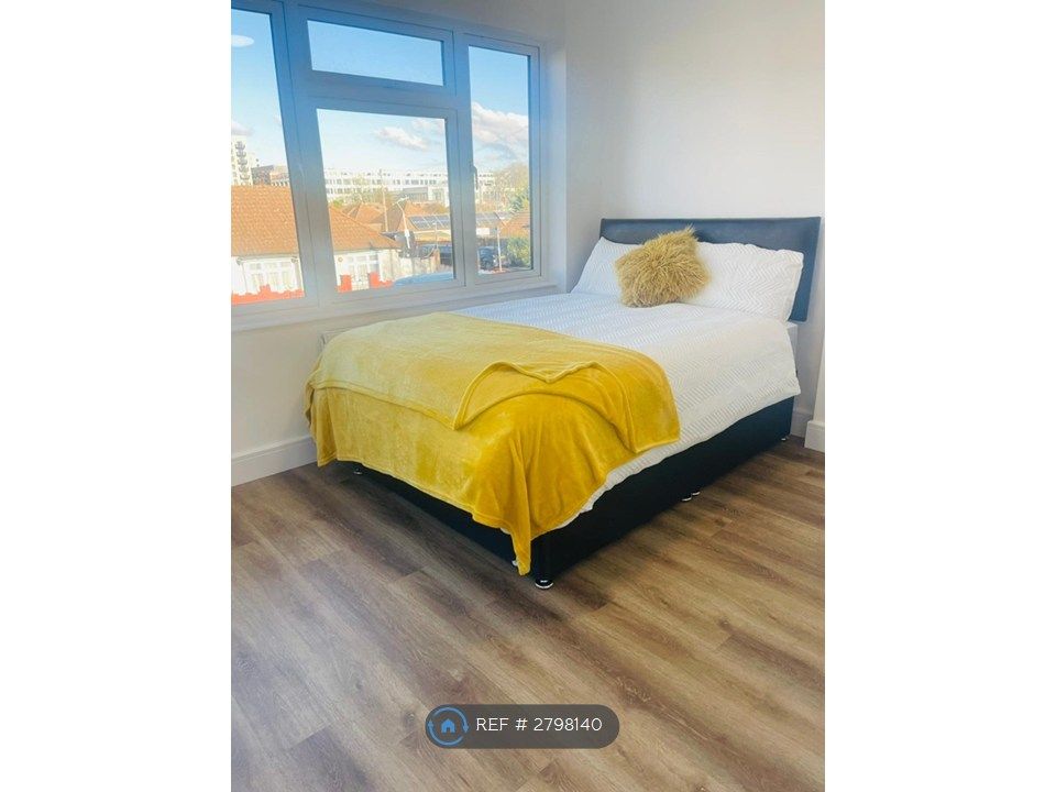 Property photo 1 of 7 Room 1 - Double Ensuitee