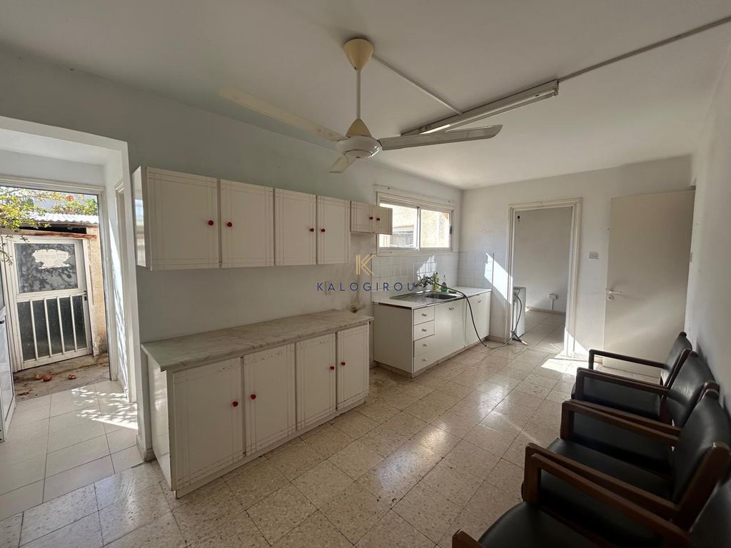 Property photo 3 of 27