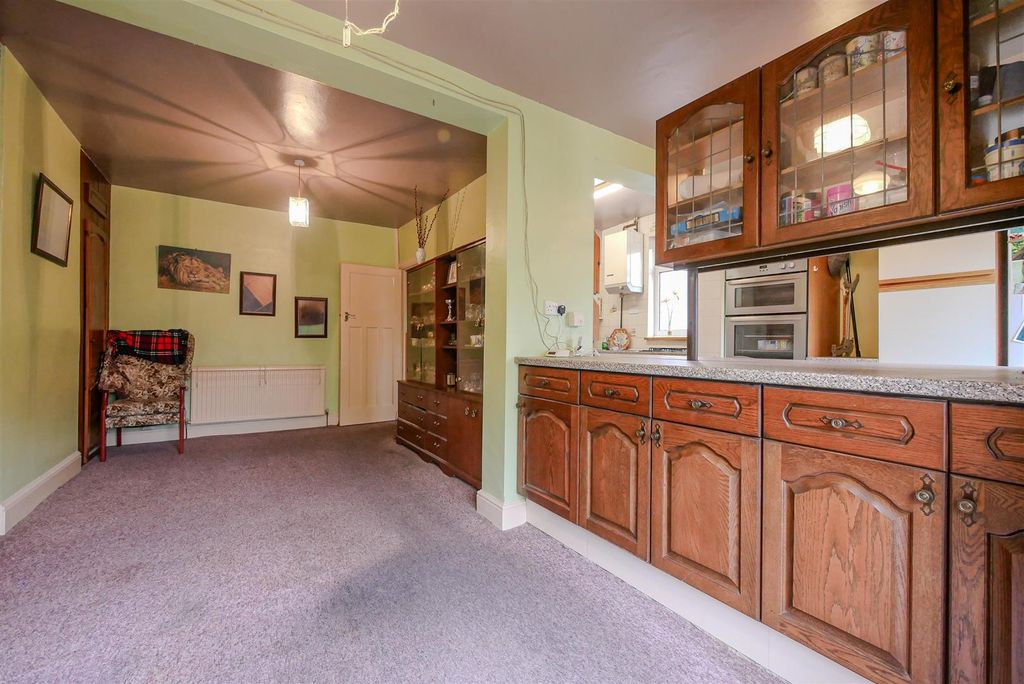 Property photo 3 of 11 Dining Room