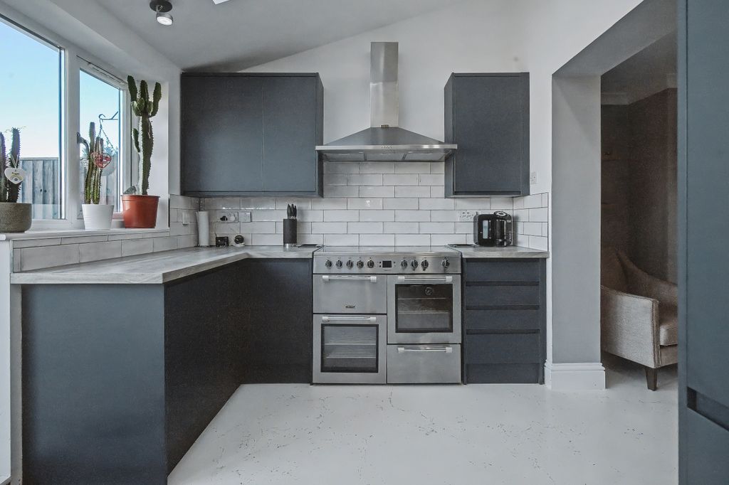 Property photo 3 of 17 Kitchen - Angle 1