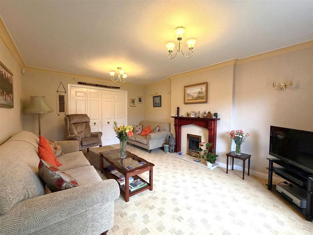 Property photo 2 of 37 B1.Jpeg