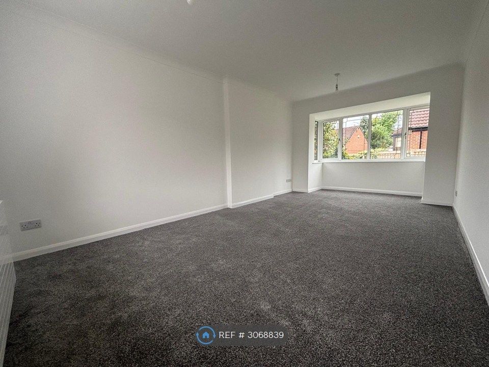 Property photo 2 of 14 Lounge