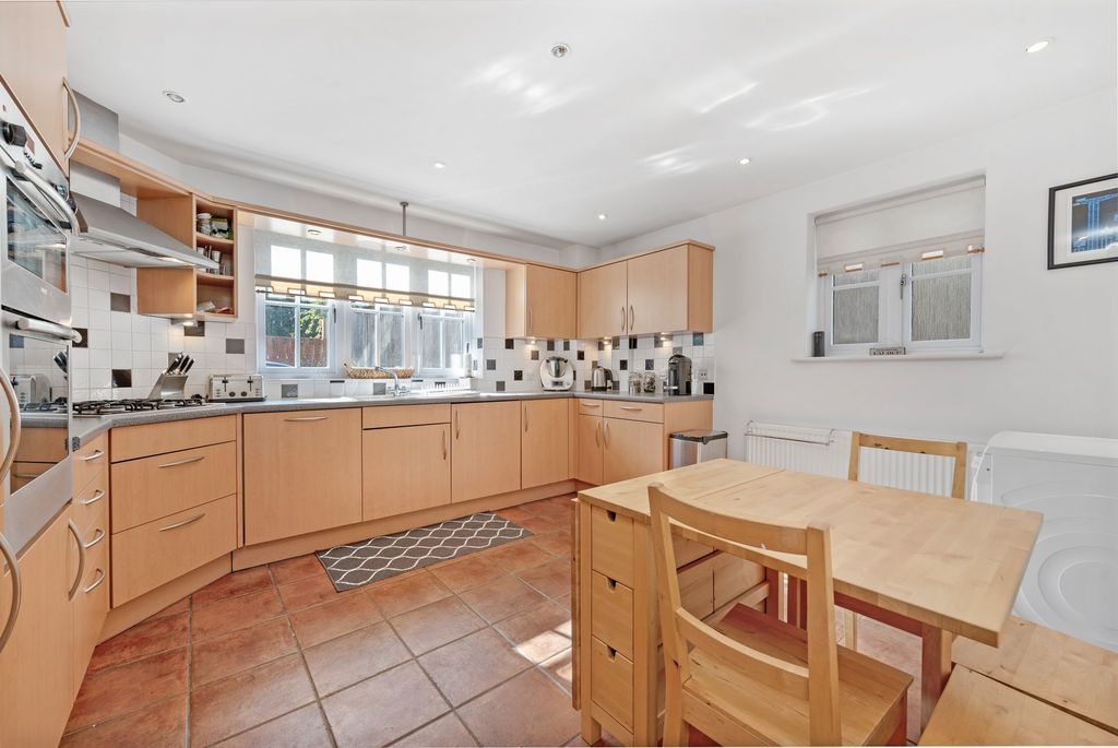 Property photo 3 of 10