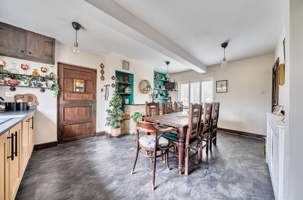 Property photo 3 of 16 Kitchen / Diner