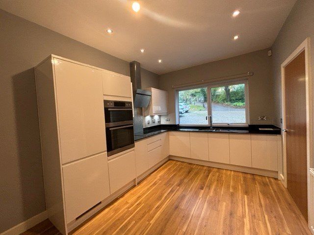 Property photo 3 of 12 Kitchen