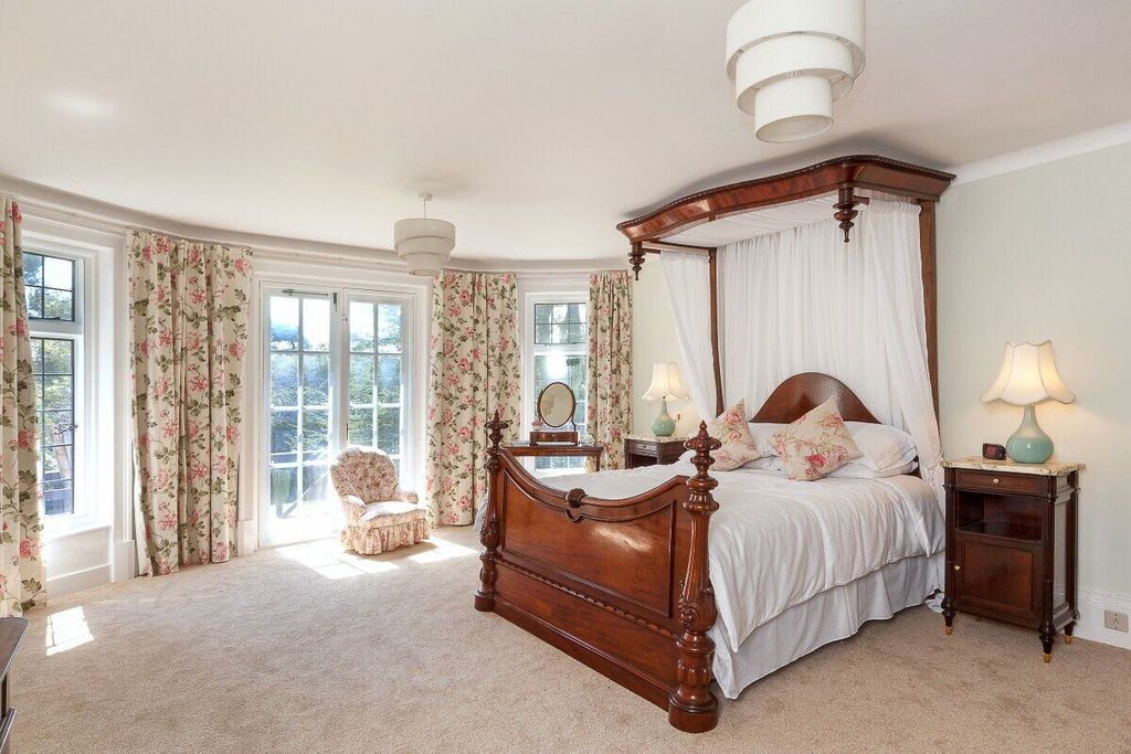 Property photo 3 of 19 012c25Ab