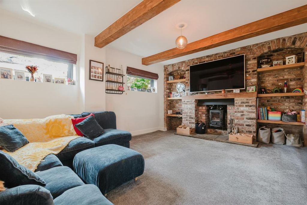 Property photo 2 of 41 Lounge