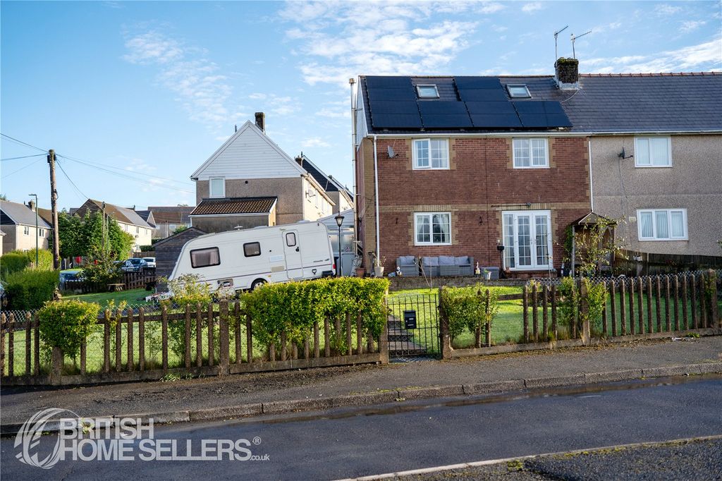 Property photo 2 of 19 Picture No. 04