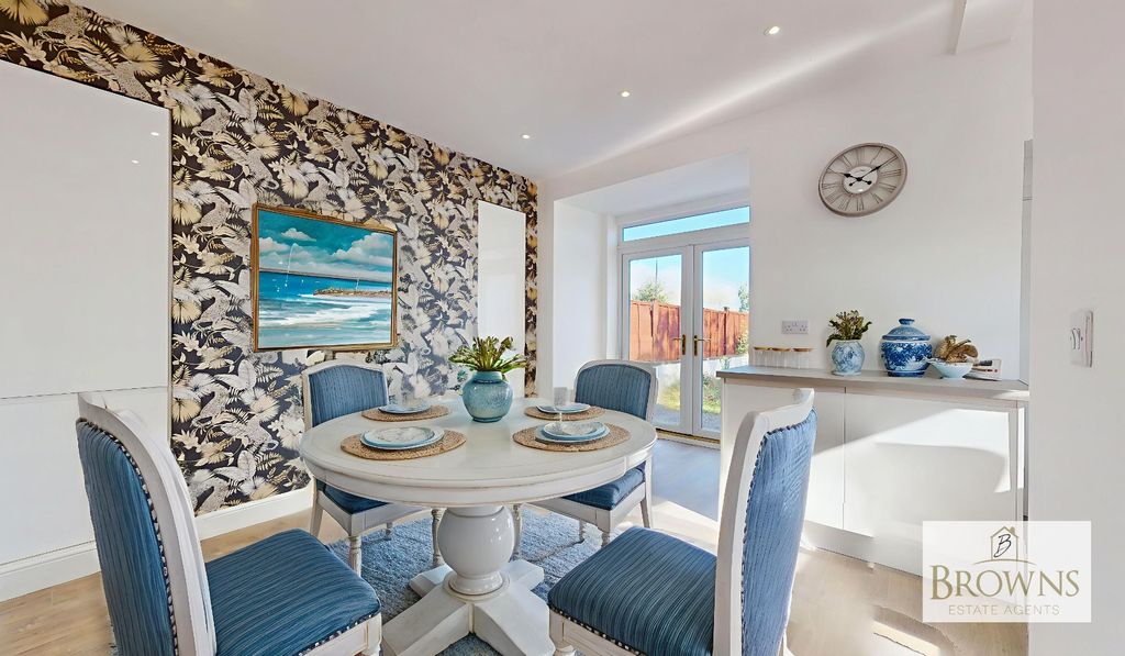 Property photo 2 of 34 4591562