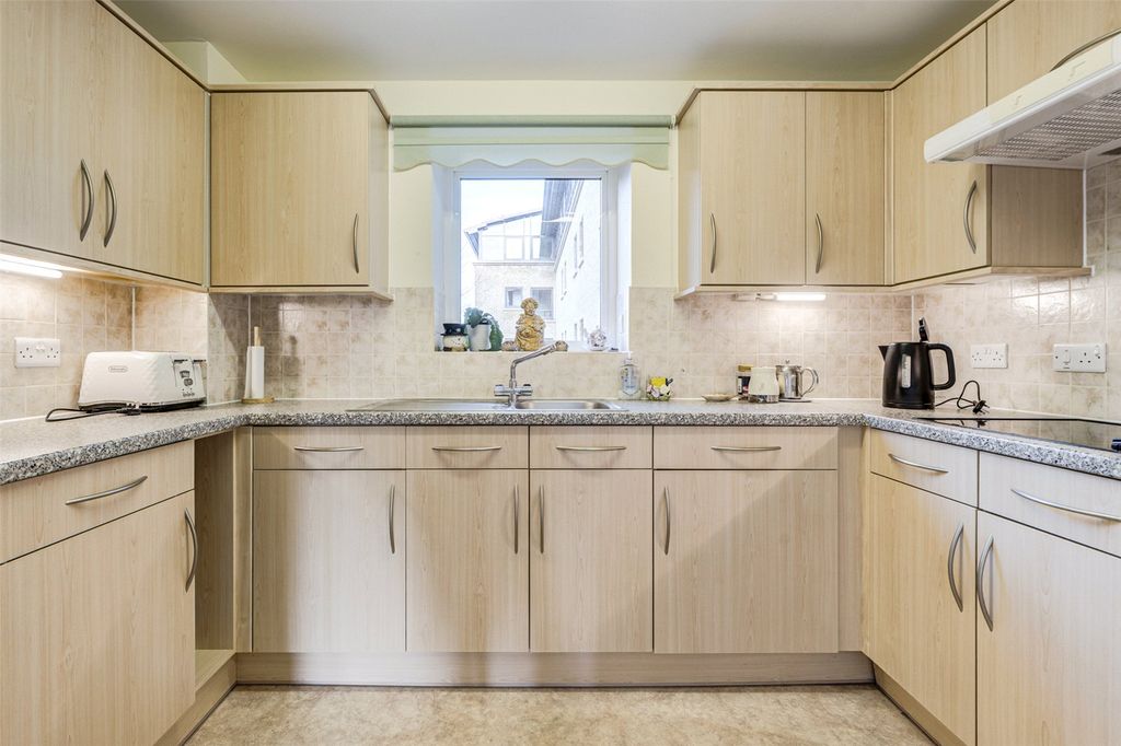 Property photo 3 of 12 Picture No. 11