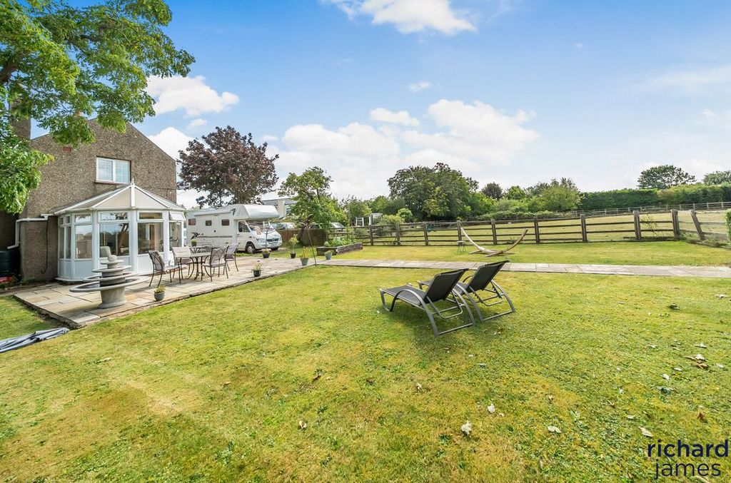 Property photo 1 of 18 0B6186F0-75F5-46F...