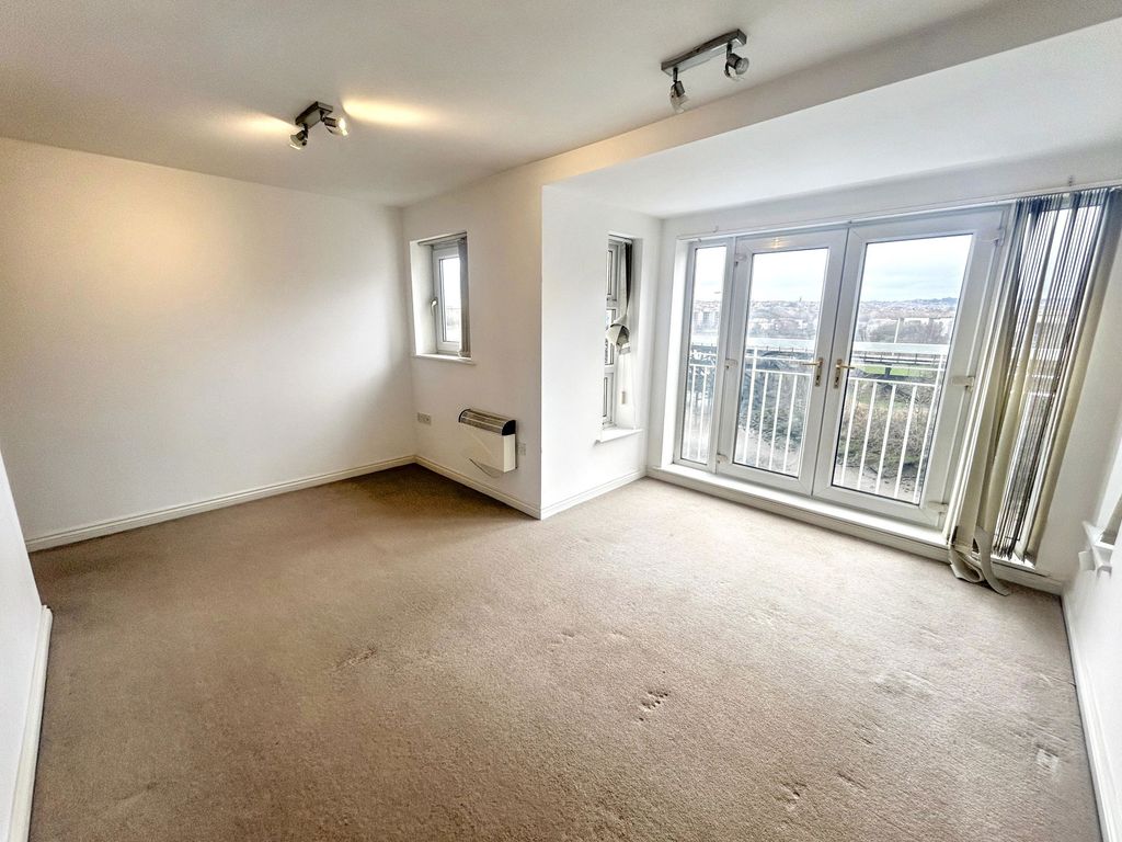 Property photo 3 of 16