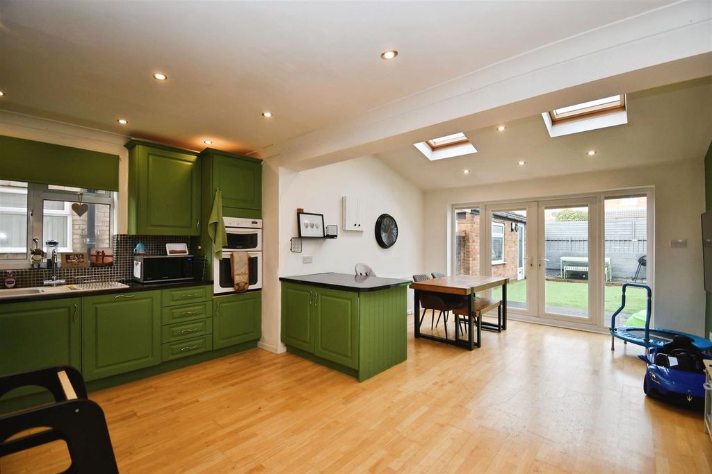 Property photo 3 of 15 63544Db4-C 20 2823 29.Jpg