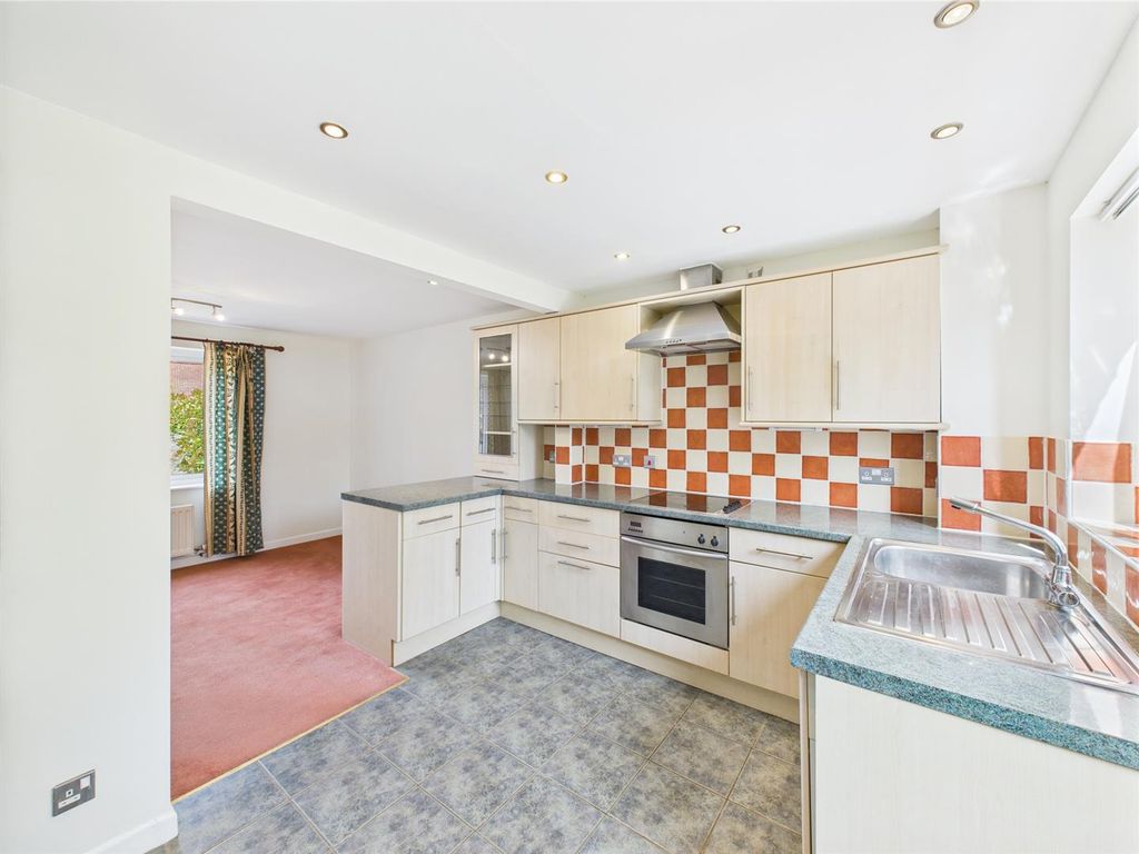 Property photo 2 of 20