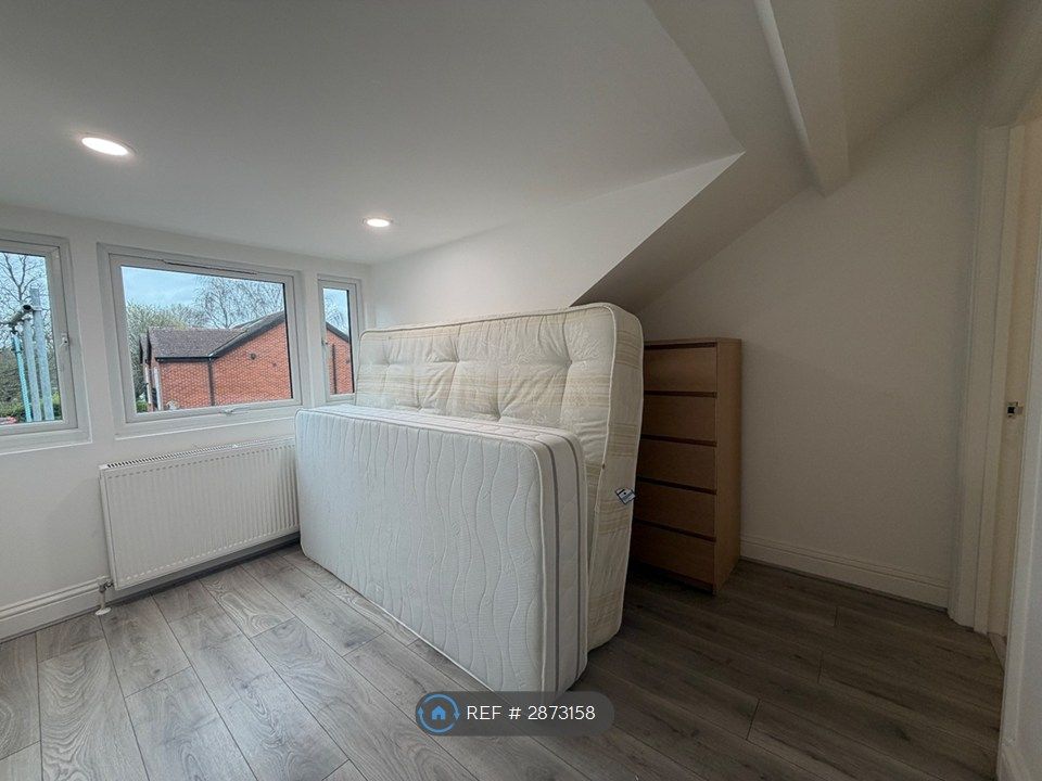 Property photo 3 of 9 Bedroom 3