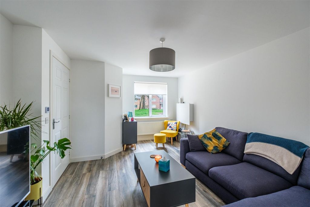 Property photo 3 of 18 Spinner Terrace-17.Jpg