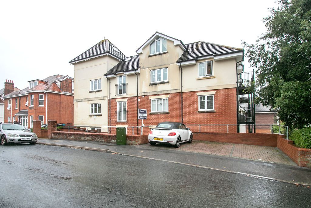 Property photo 1 of 12 External